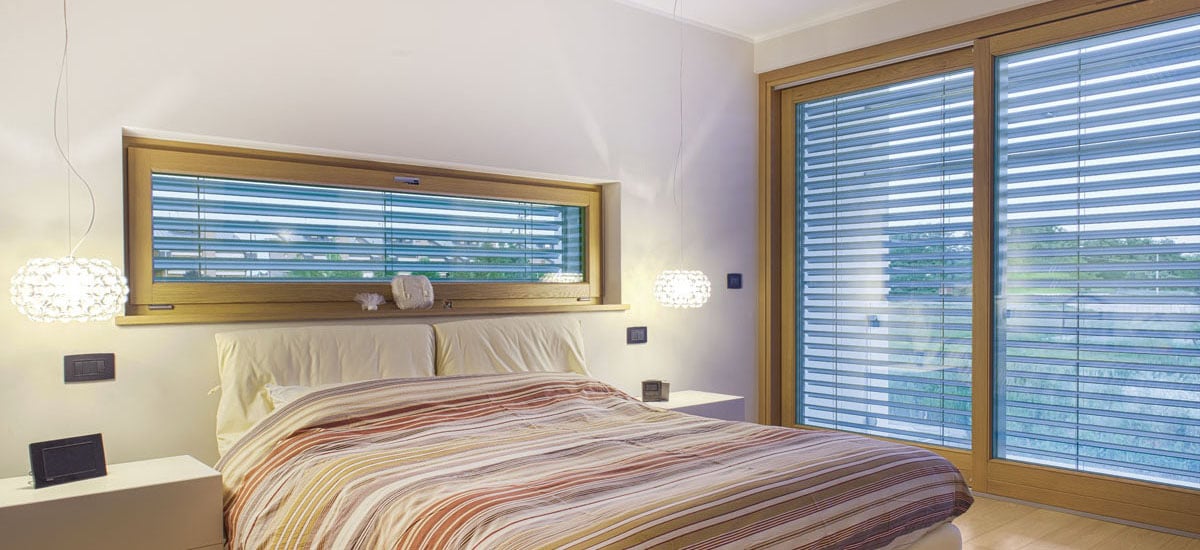 sistema-ombreggiante-per-finestre-inserito-in-una-camera-da-letto